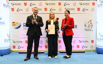 NASZE UCZENNICE WYRÓŻNIONE NAGRODĄ BURMISTRZA ZA WYNIKI SPORTOWE